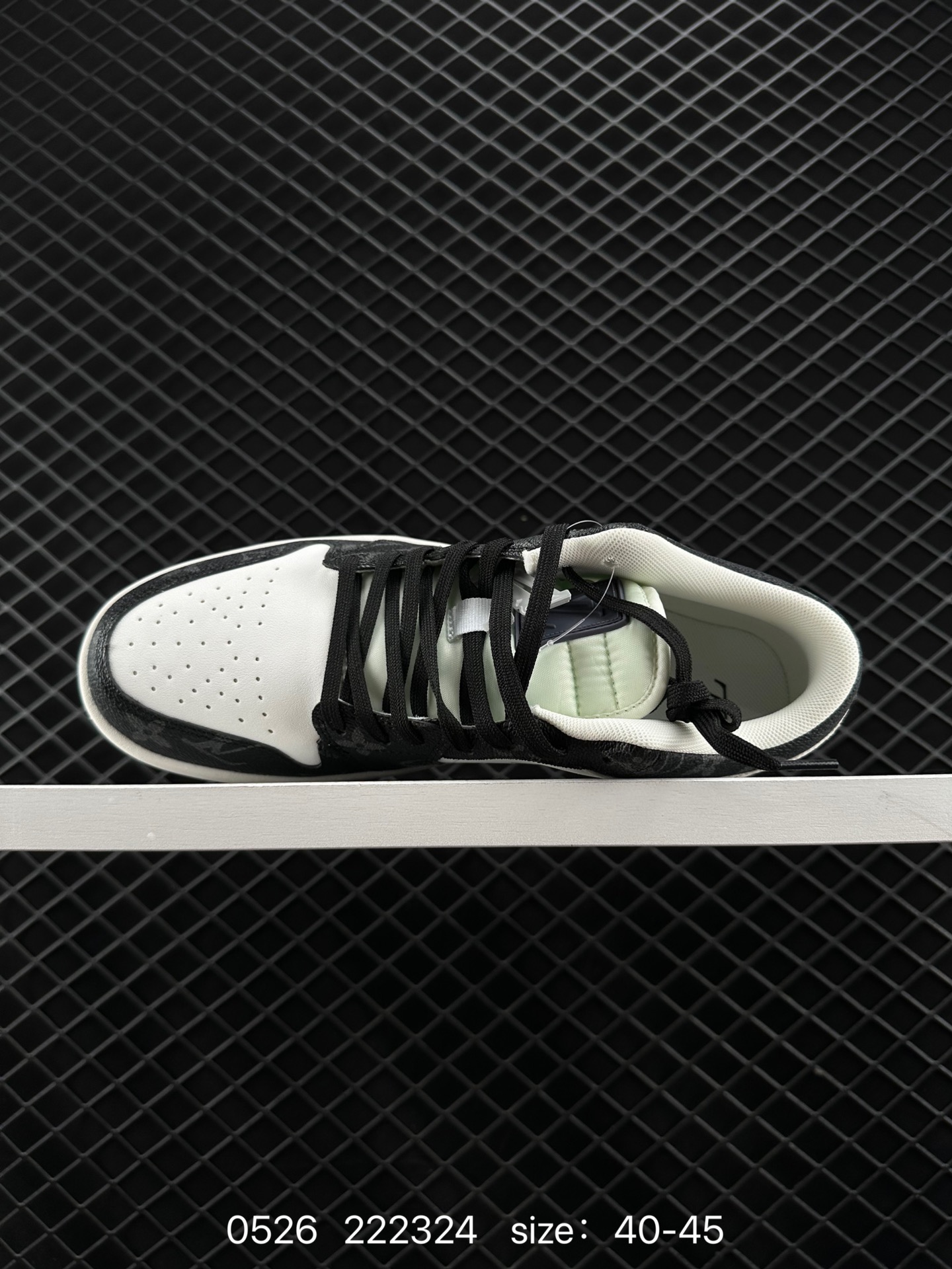 Louis Vuitton x Air Jordan 1